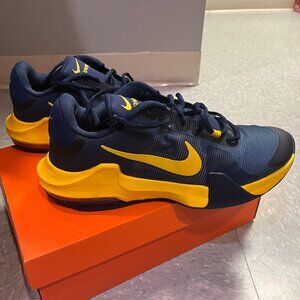 Like New Men's Size 11.5 (Women's 12.5) Nike Air Max Impact 4 Sneakers